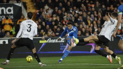 Реал Мадрид постигна изключително важна победа с 2 0 при