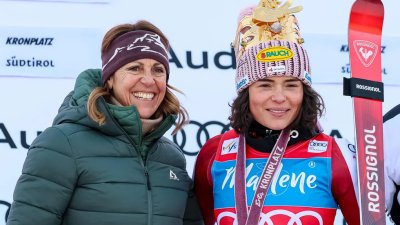 На легендарния стадион Сан Сир   започна официалната церемония по откриването