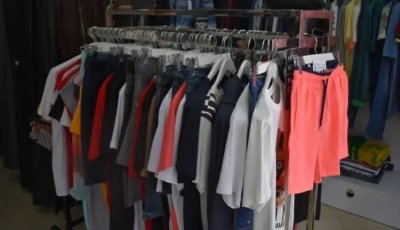 ЕС иска да забрани унищожаването на непродадени дрехи и обувки