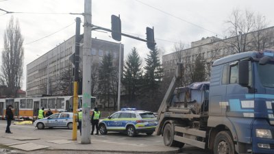 Камион уби пешеходец в София (СНИМКИ)