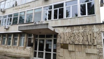 Иззеха повече от 17 000 опасни лакове за нокти във Велико Търново