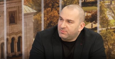 Не е нормално да говорите за здрава връзка между 15