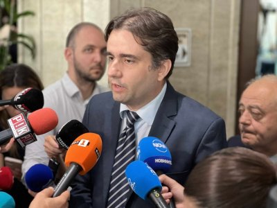 В парламента беше зададен въпрос към Деньо Денев и ф