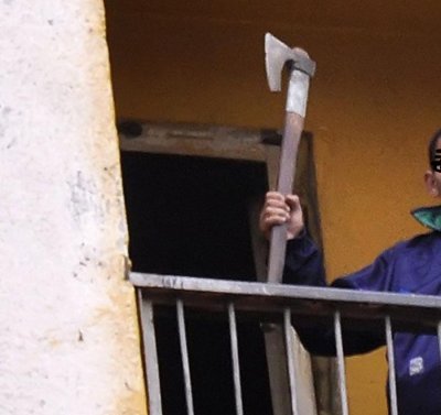 При скандал: Нападнаха мъж с брадва в главата в село Каменаре