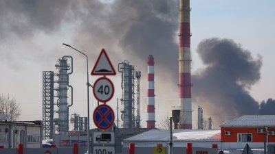 Украйна удари с дронове руски завод, произвеждащ експлозиви