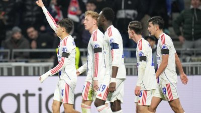 "Хлапетата" се справиха и с Ница