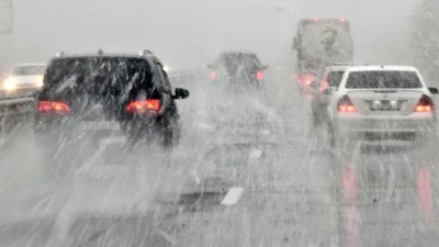 ОТ ПОСЛЕДНИТЕ МИНУТИ: Затвориха магистрала "Тракия" при Бургас заради снега