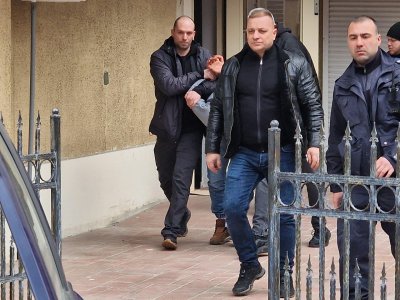  Постоянен арест за коляча Петко 