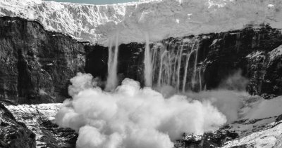 Лавина уби трима скиори във френски курорт