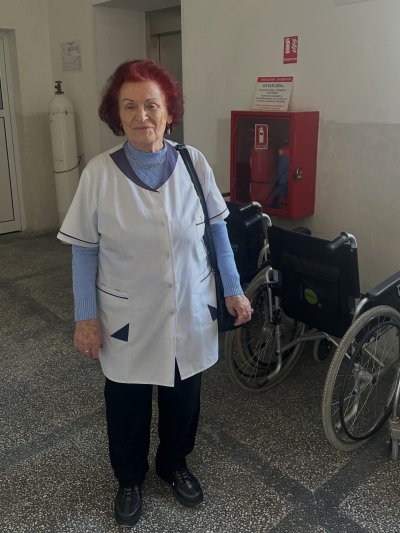 87-годишна лекарка се грижи за болните в Дупница