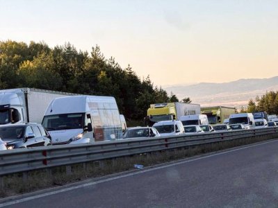 Катастрофа на магистрала "Струма", движението е затруднено