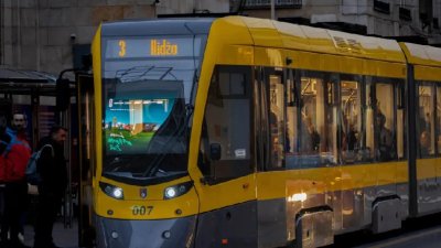 Хиляди босненци се събраха в подкрепа на жертвите на трамвайна катастрофа в Сараево