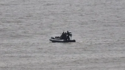 Продължава издирването на тримата рибари, изчезнали край Маслен нос