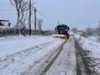 Зимната обстановка усложни движението в редица райони на страната На
