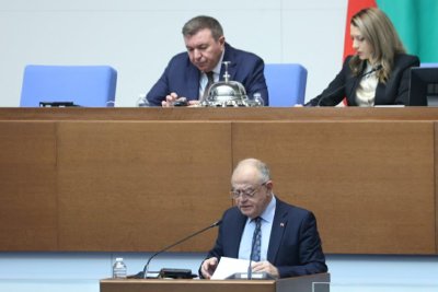 Сблъсък на декларации в НС заради Украйна и Кремъл