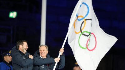 Олимпийският флаг се завърна във Франция