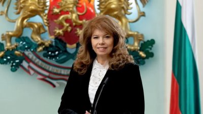 МЪЛНИЯ: Илияна Йотова не ще да уволни главсека Рашков?