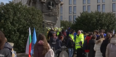 Шефове и отбора на Левски отдадоха почит на Апостола