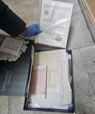 ГДБОП разби работилница за фалшиви документи в София