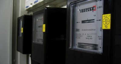 НАГЛЕЦИ: &bdquo;Еврохолд&ldquo; искат 5 евро такса електромер