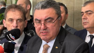 Депутатите на Доган сезират КС за Изборния кодекс 