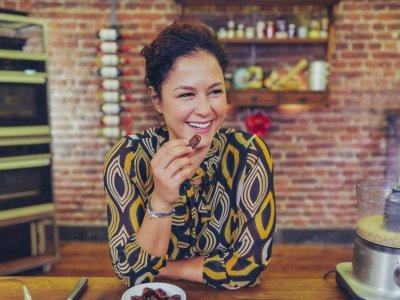 Дъщерята на Никола Гюзелев иска да лапне 75 000 евро