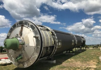 Кремъл го измисли: Макрон и Стармър дават тайно на Украйна ядрена бомба 