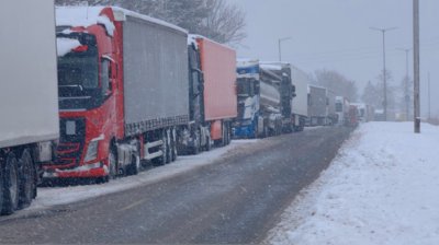 Кметът на Русе обвини държавата за снежния хаос в общината и край границата
