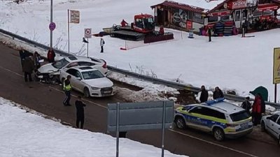 Жена и дете пострадаха при катастрофа в Пампорово