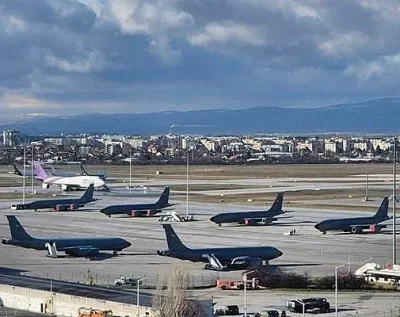 МО проговори за щатските военни самолети на летище София