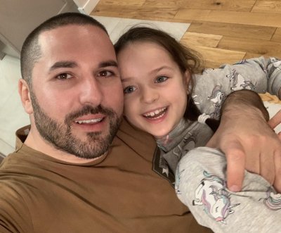 Николай Попов: Политиците ни дължат прошка на цялото общество