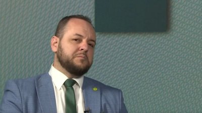 Сандов ходел на "Петрохан"да бере боровинки с групата на Калушев