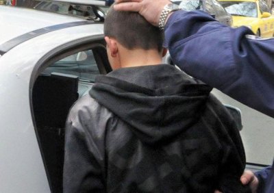Постоянен арест за 19-годишен младеж за кражба на инструменти за близо 13 000 евро