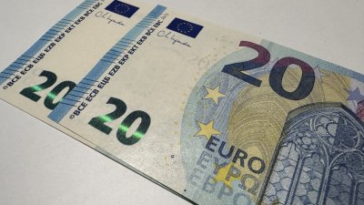 Осуетиха опити за пласиране на фалшиви евро в Пловдив и Първомай