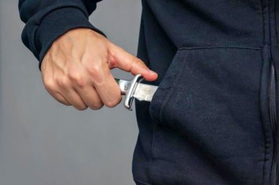 Мъж поряза с нож гърба на жена си в Монтанско