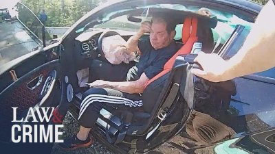 Легенда на кеча разби скъпарското си "Бентли" в катастрофа (ВИДЕО)