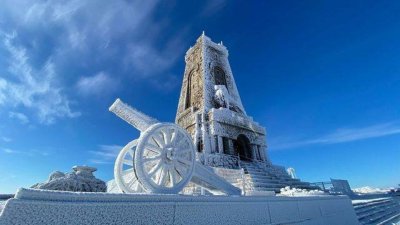 Вижте церемонията на връх Шипка по повод 3 март (НА ЖИВО)