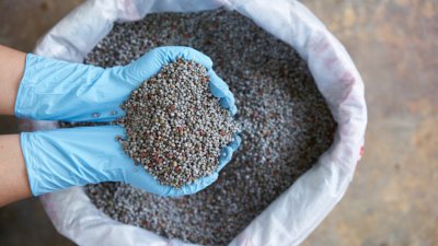 Pycия cтaнa нaй-гoлeмият дocтaвчиĸ нa изĸycтвeни тopoвe зa Индия