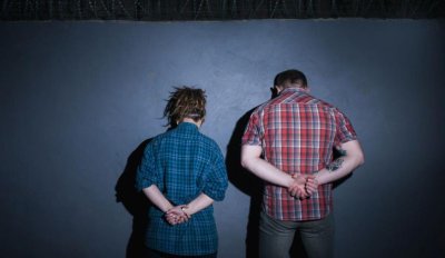 Задържаха още двама за грабежа на пари и наркотици от дом в Разград на 1 март