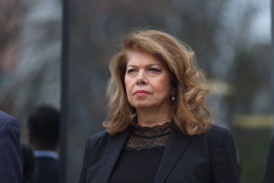 Главнокомандващият Йотова приема почетния строй на армейците на 3 март