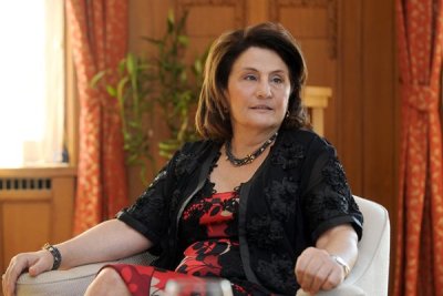 Бивша шефка на ДСК е блокирана в бомбоубежище в Дубай