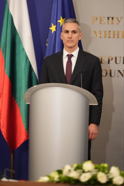 Гюров вика спешно министрите заради цените на тока и водата