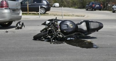 Моторист загина след удар в автомобил на пътя за Асеновград
