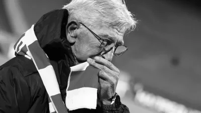 Почина великият Джони Велинов