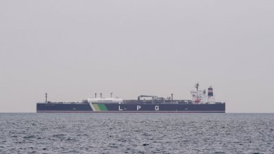 Иран затвори Ормузкия проток за петролните танкери