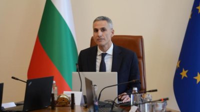 Премиерът Гюров свиква среща за високите сметки за ток и цените на водата
