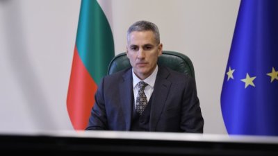 Гюров свиква Съвета по сигурността заради ударите по Иран