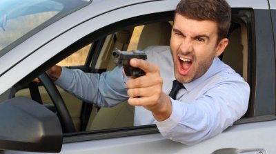 Шофьор стреля с пистолет край Струйно заради пътен конфликт