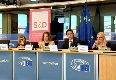 Крум Зарков аплодира Педро Санчес 