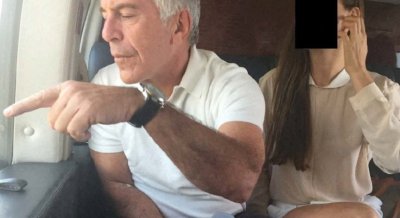 В таен склад на Епстийн: Наръчник за секс робини и кашони с "играчки"